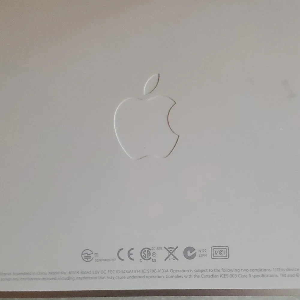 Apple Wireless Keyboard in Silver and White